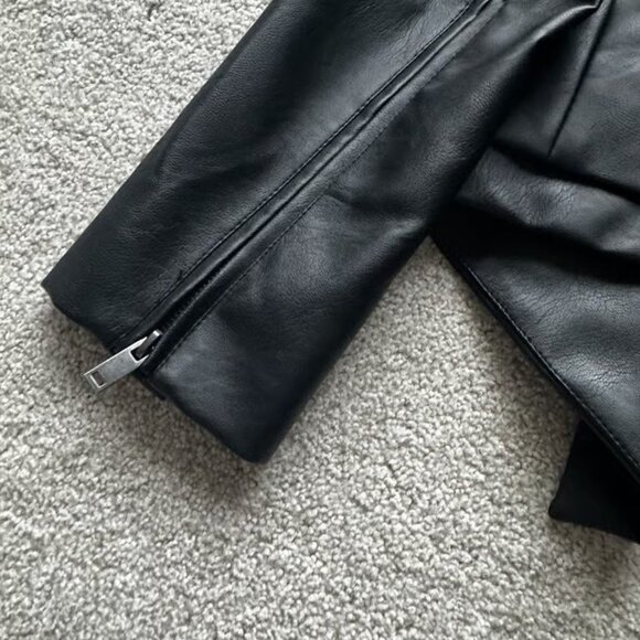Fake leather jacket - Picture 2 of 5